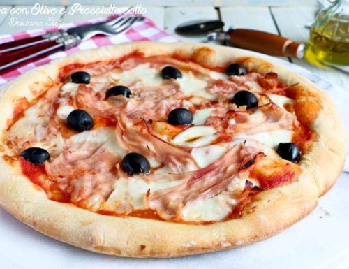 Pizza con Prosciutto cotto e Olive
