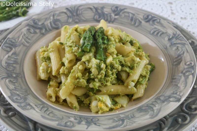 Pasta uova e asparagi