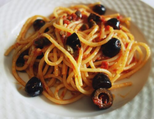 Spaghetti alla puttanesca: veloci, gustosi e….piccanti 😋