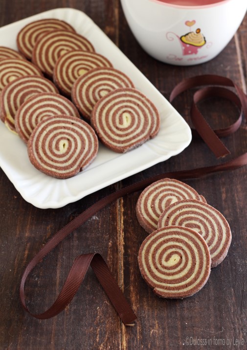 Biscotti bianchi e neri a spirale o biscotti girella Dulcisss in forno by Leyla