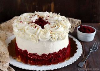 Red Velvet Cake Dulcisss in forno by Leyla torta velluto rosso torta rossa torta americana torta scenografica ricetta red velvet cake