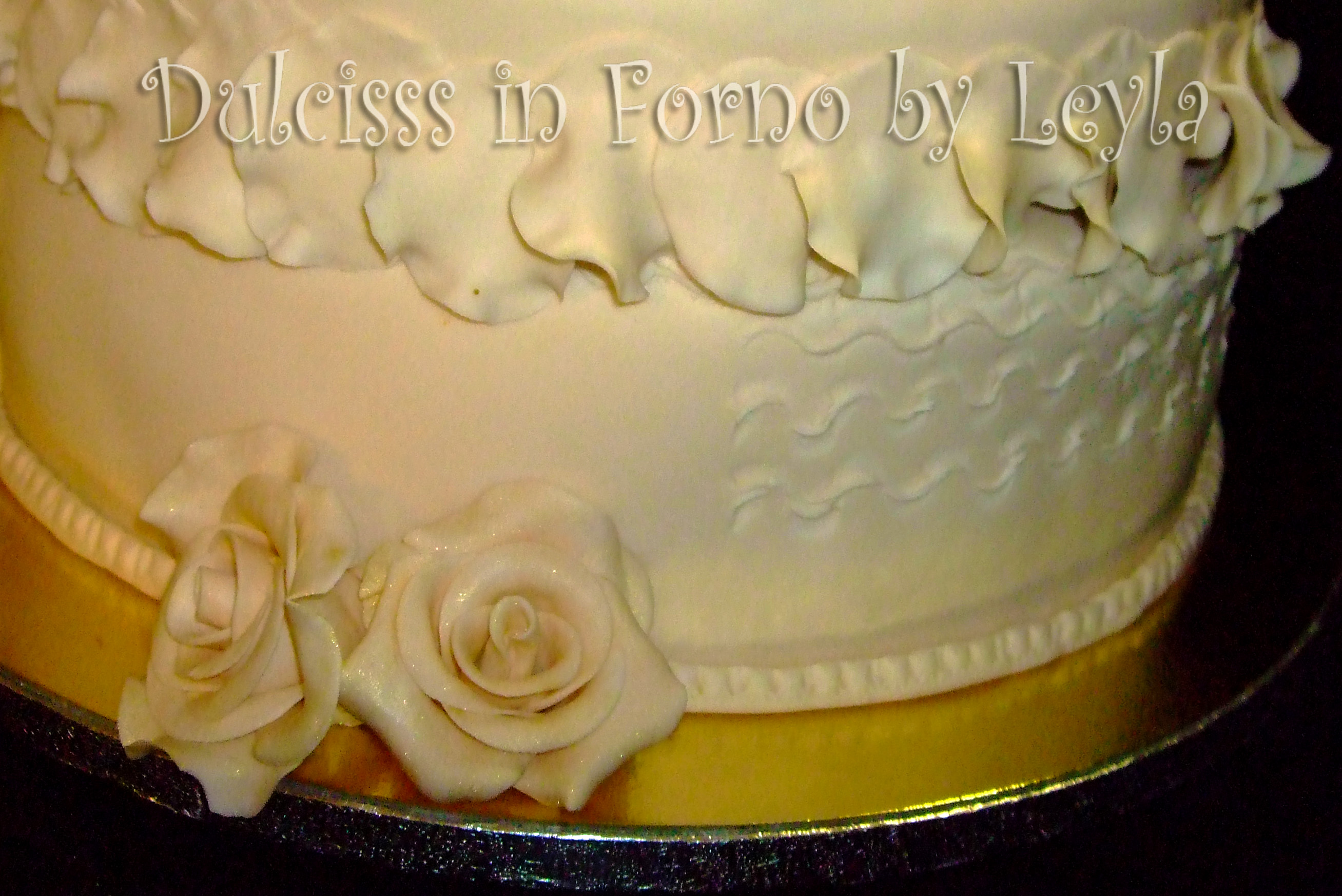 Torta Per Anniversario Di Matrimonio Giallo Zafferano.Torta 50 Anni Di Matrimonio A 3 Piani In Stile Wedding Decorata