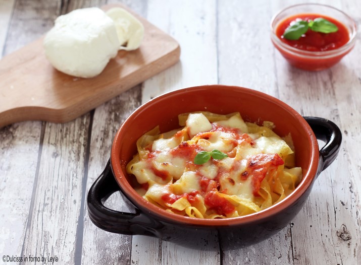 Pasta al forno pomodoro e mozzarella