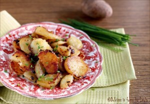 Patate arrostite tirolesi saltate in padella Dulcisss in forno by Leyla patate arrostite tirolesi patate arrostite tedesche patate rosolate patate saltate in padella bratkartoffeln rezept röstkartoffeln rezept contorno di patate patate sode patate non farinose patate rosse tipologie di patate contorno di patate patate in padella ricetta facile ricetta semplice ricetta economica ricetta con le patate ricette con le patate ricette con patate patate arrostite tirolesi giallozafferano patate arrostite tirolesi giallo zafferano patate arrostite tirolesi blog giallo zafferano patate arrostite tirolesi misya patate saporite in padella patate al burro patate tirolesi patate tedesche piatti tipici tirolesi piatti tipici alto adige sudtirol ricetta tedesca contorni tedeschi germania piatti tipici trentino ricetta tirolese insalata di patate trentino alto adige sudtirol bayern sudtirolo Dulcisss in forno by Leyla ricette Leyla