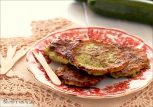 frittelle di zucchine pancakes alle zucchine frittelle alle zucchine in padella ricetta semplice frittelle morbide frittelle morbidissime frittata di zucchine frittelle soffici frittelle sofficissime frittelle facilissime frittelle buonissime pic-nic, stuzzichini, antipasto, contorno, buffet, come far mangiare le verdure ai bambini, frittelle di zucchine giallozafferano frittelle di zucchine giallo zafferano frittelle di zucchine blog giallo zafferano ricette con le zucchine frittelle di zucchine Dulcisss in forno by Leyla frittelle di Leyla frittelle di zucchine con uvetta di Leyla