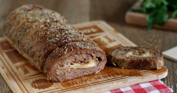 Polpettone di carne ripieno con formaggio e speck ricetta Dulcisss in forno by Leyla