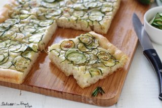 Focaccia con zucchine – Focaccia alle zucchine – Ricetta focaccia con lievito di birra - Focaccia bassa e morbida con lievito di birra focaccia facile focaccia morbida genovese ricetta focaccia genovese focaccia ligure focaccia di genova ricetta focaccia ligure focaccia di camogli ricetta lievito di birra Focaccia con zucchine giallo zafferano Focaccia con zucchine giallozafferano Focaccia con zucchine blog giallozafferano focaccia da farcire, focaccia semplice, focaccia facile, focaccia con il sale, focaccia con olio e sale, focaccia bassa, ricetta semplice ricetta lievitato ricetta con lievito di birra ricette con il lievito di birra focaccia da farcire ricetta facile ricetta veloce ricetta economica Dulcisss in forno by Leyla