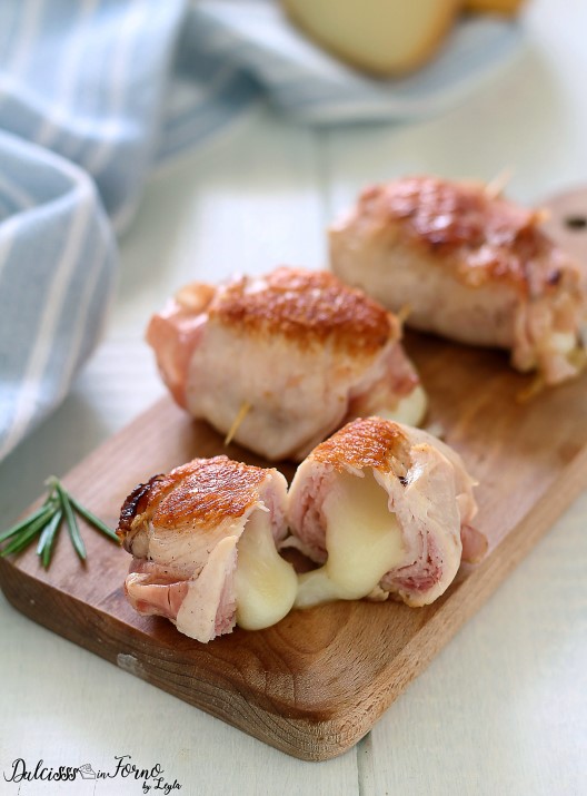 Involtini di pollo ripieni con prosciutto e scamorza ricetta Dulcisss in forno by Leyla