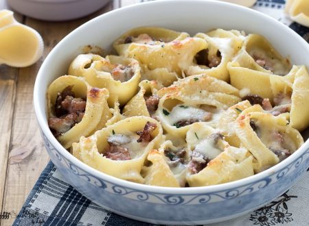 Conchiglioni ripieni di funghi e salsiccia Conchiglioni ripieni di funghi e salsiccia