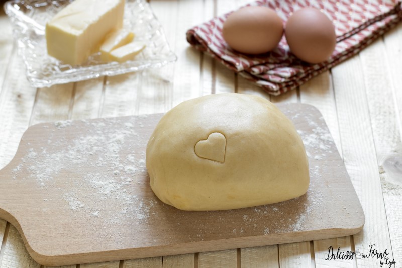Pasta sablè per crostate e biscotti friabili, anche con con farina di mandorle o nocciole