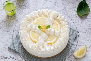 Cheesecake al limoncello senza cottura - Torta fredda al limone - Dolce al limoncello profumatissimo