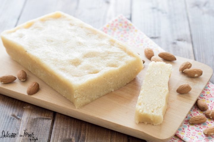 Panetto Pasta Di Mandorle Da Sciogliere Acqua