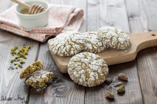 Biscotti al pistacchio morbidi con farina di pistacchio o paste di pistacchio