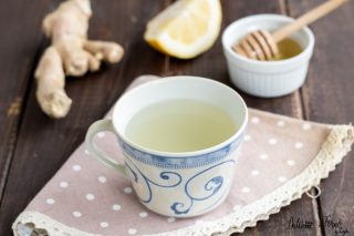 Tisana zenzero limone e miele, rimedio mal di gola, tosse, raffreddore e influenza
