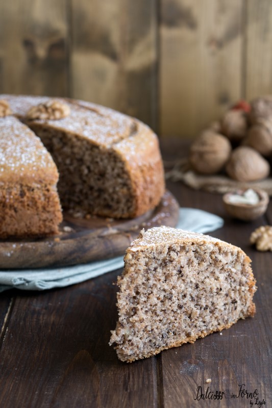 Torta alle noci semplice e soffice