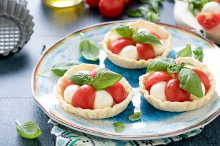 Crostatine salate, ricette aperitivo o antipasto sfizioso