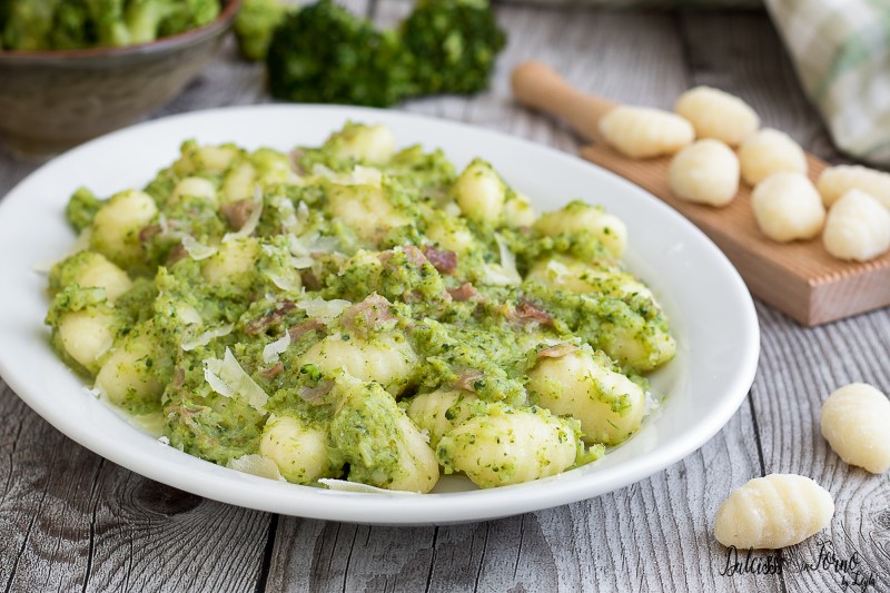 Gnocchi con broccoli ricetta con crema di broccoli