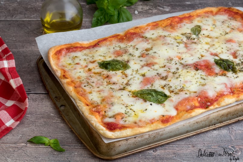 Impasto per pizza senza lievito: la ricetta facile e veloce a lievitazione  istantanea