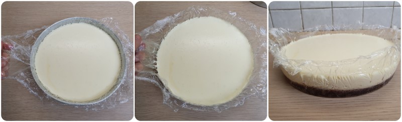 Togliere la cheesecake alla panna cotta dallo stampo