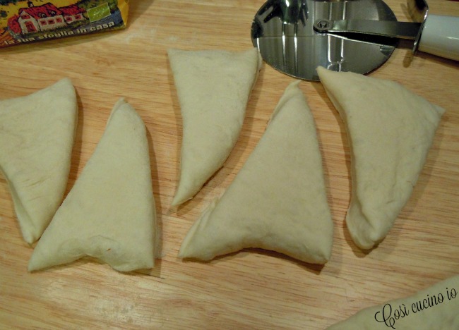 Triangoli di pasta fritta-Così cucino io