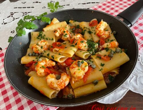 Paccheri con gamberi pomodorini e capperi