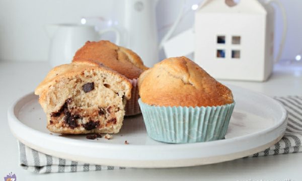 Muffin panna e gocce di cioccolato