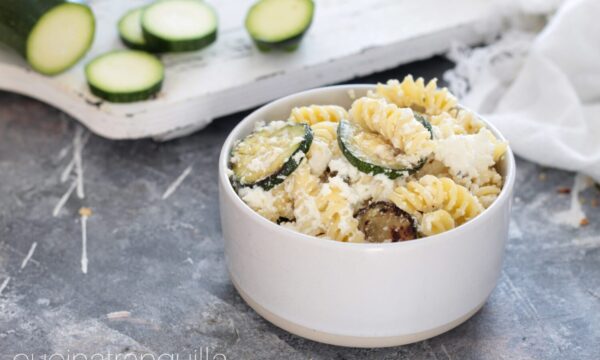 Pasta fredda con ricotta e zucchine