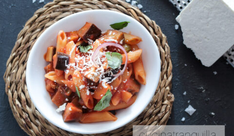 Penne al sugo di melanzane e ricotta salata