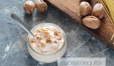 Crema salata con ricotta e noci