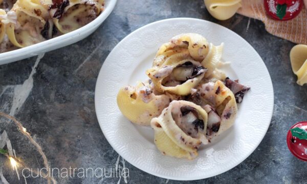 Lumaconi ripieni di radicchio e gorgonzola