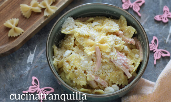 Farfalle mimosa