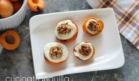 Albicocche gustose caramellate in friggitrice ad aria con zola e mascarpone