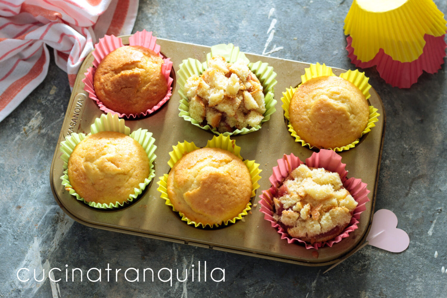 Muffins mimosa all'ananas con confettura di fragole