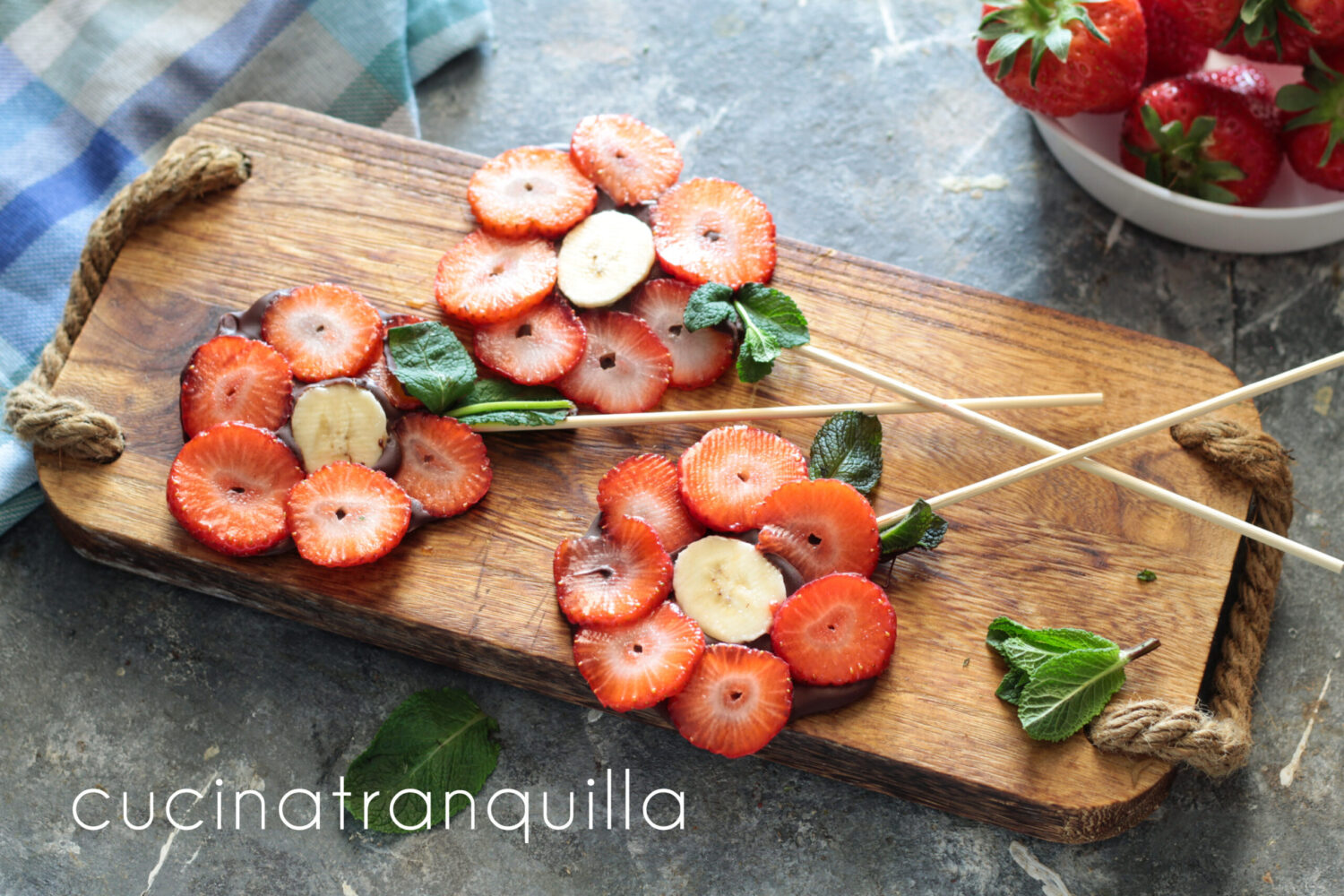 Fiori di fragole e cioccolato