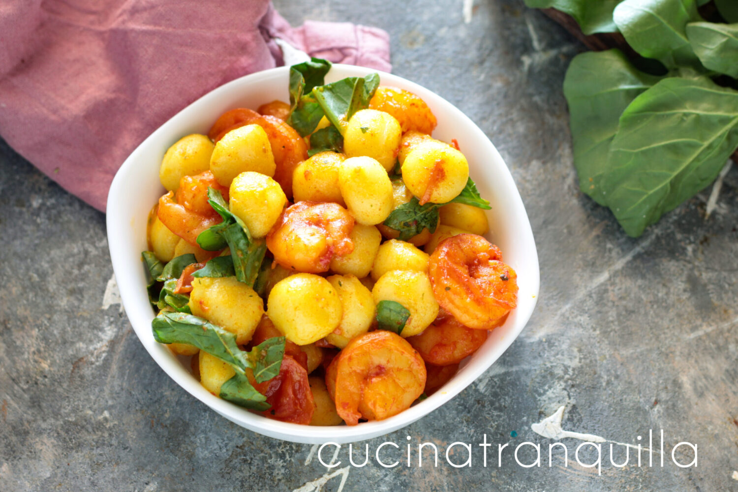 Gnocchetti con mazzancolle alla curcuma e rucola