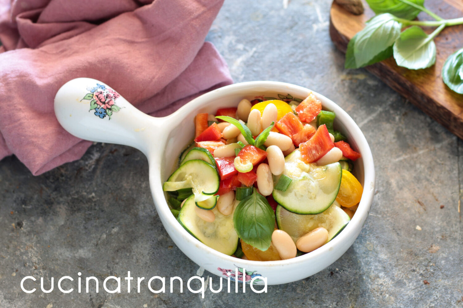 Insalata di zucchine e peperoni senza cottura