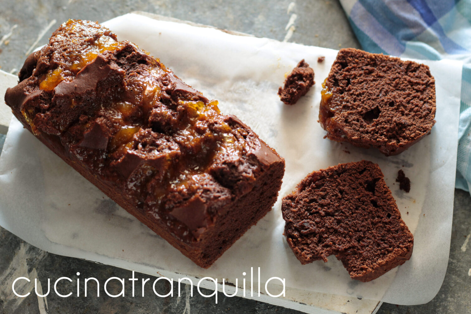 Plumcake nua al cacao con marmellata di arance senza lattosio