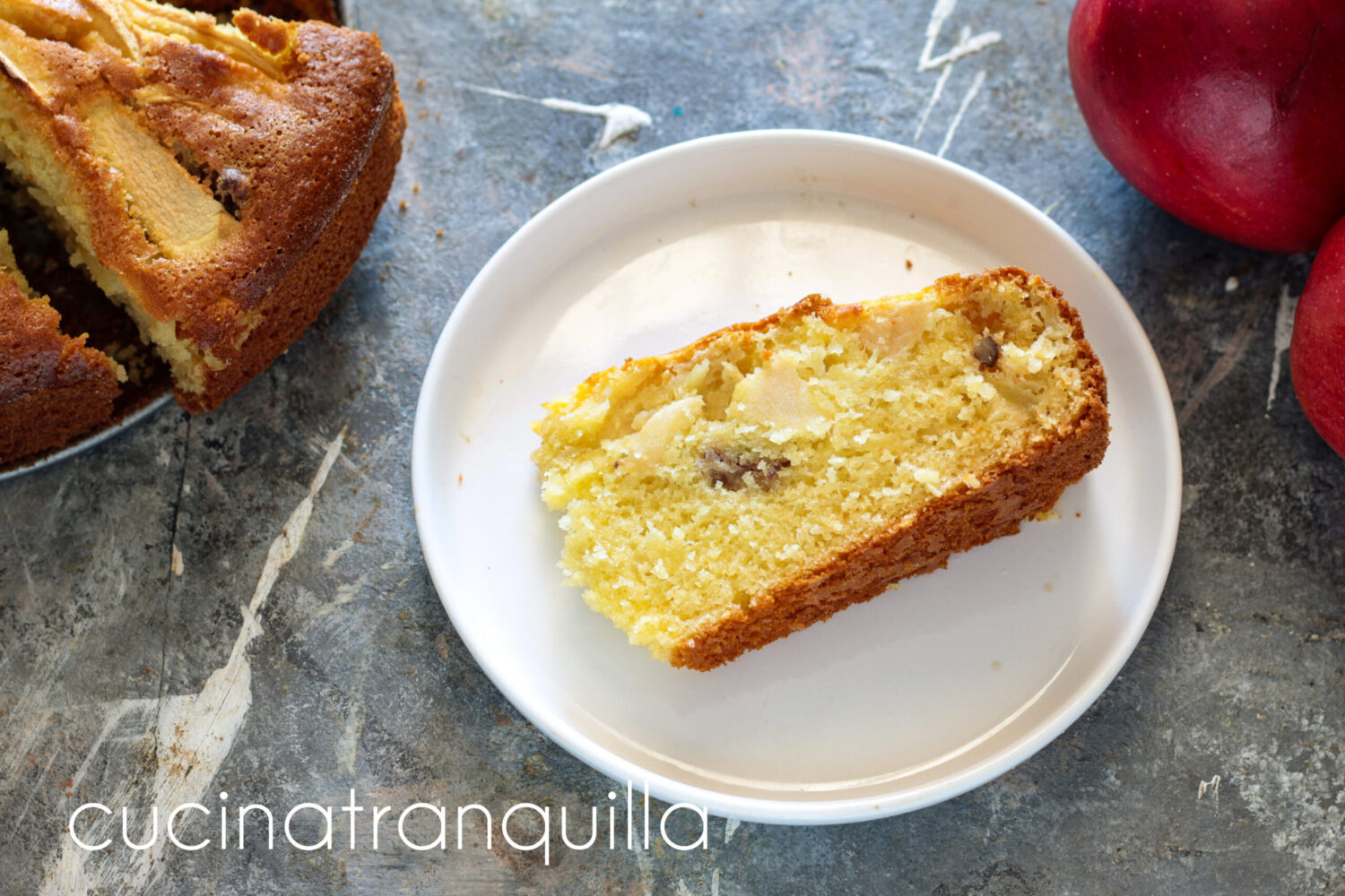Torta di mele e noci al cocco senza lattosio