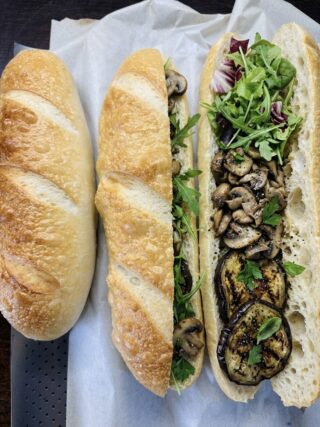 IL PANINO PERFETTO: COME FARE IL FILONCINO IN CASA CON MELANZANE E FUNGHI