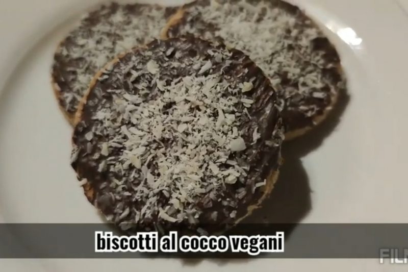Biscotti al cocco e cioccolato vegani