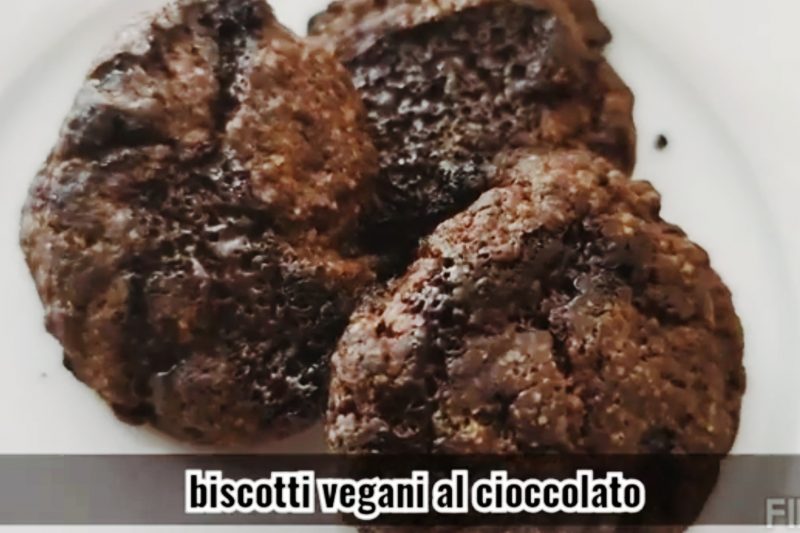 Biscotti vegani al cioccolato