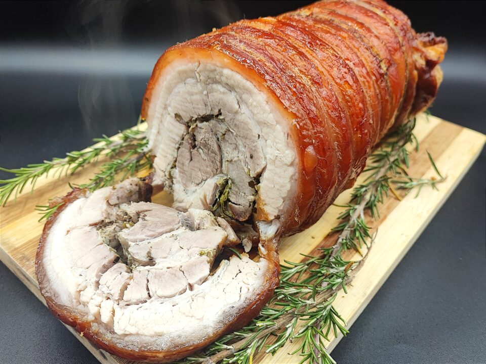 Porchetta fatta in casa - ricetta, procedura passo per passo, segreti e  tecniche - Insideat