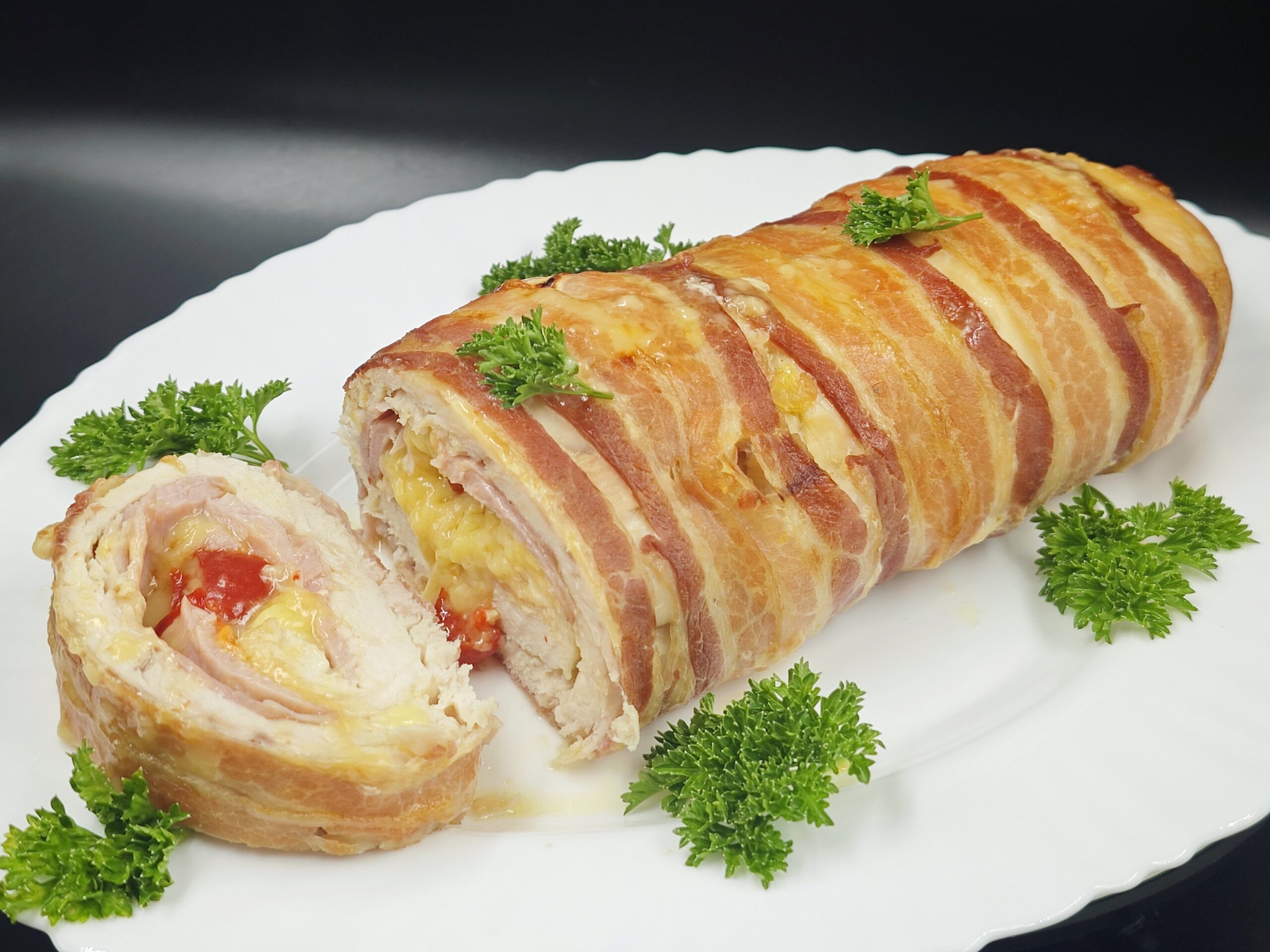 Rotolo di pollo con bacon e peperoni