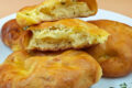 Pan brioches salati ripieni con formaggio