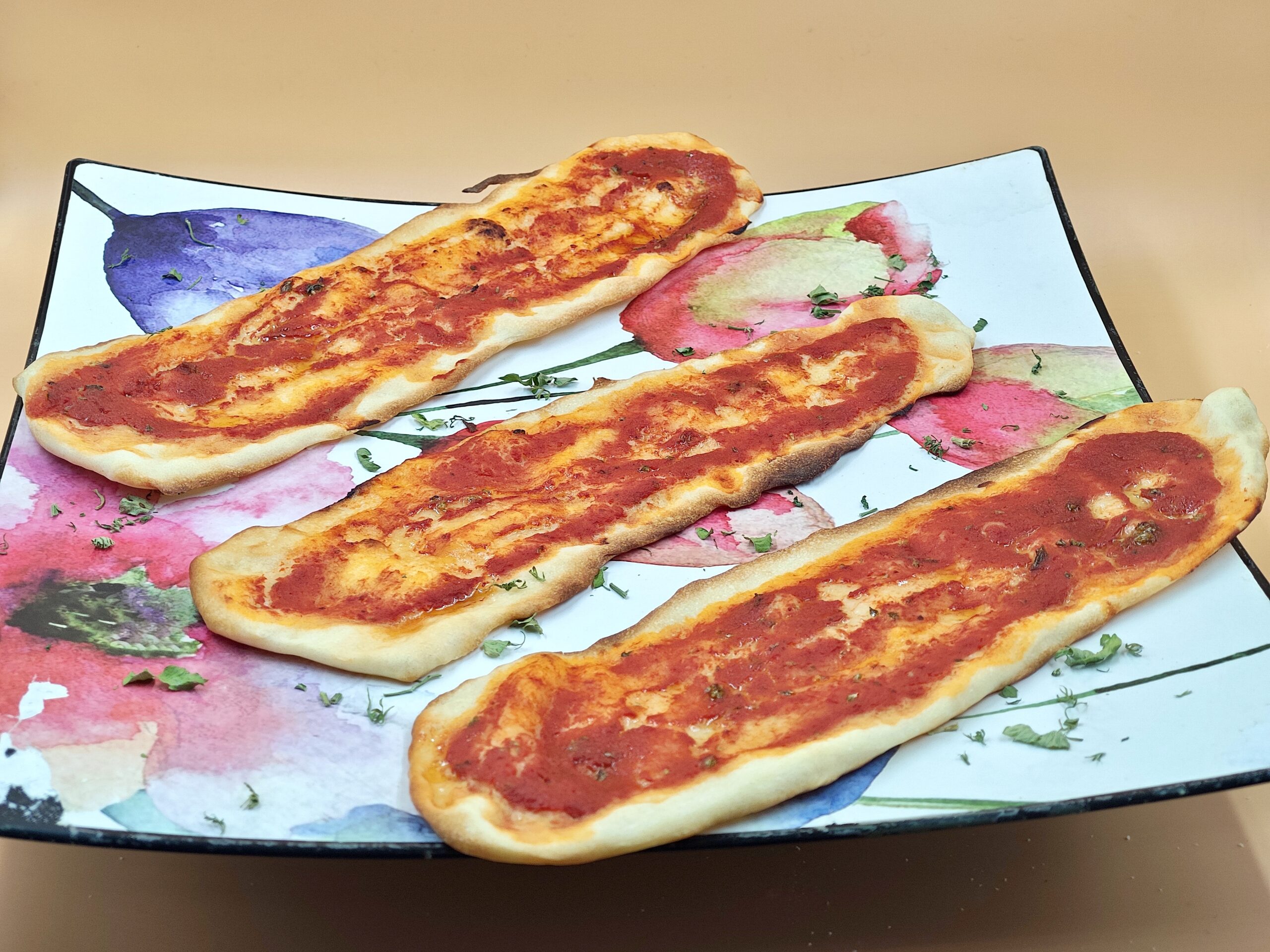 Lingue di pizza croccantissime fatte in casa