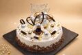 Torta di compleanno con crema al rum, cioccolato e panna: soffice e super golosa
