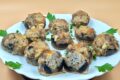 Funghi ripieni con carne e mozzarella: ricetta facile e gustosa