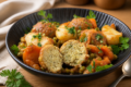 Polpette di pollo con patate, piselli e carote – Morbide e gustose