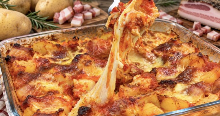 Patate al forno all’Amatriciana – Con guanciale, pecorino e mozzarella