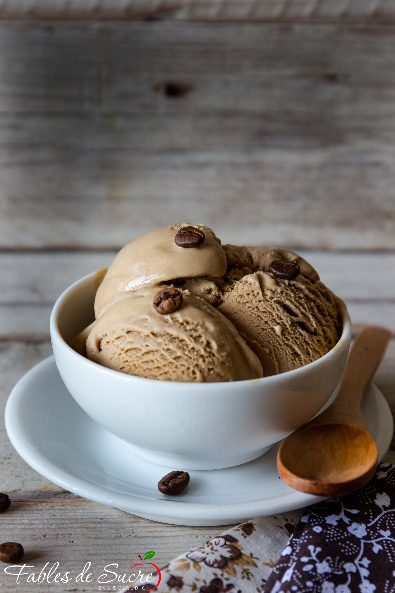 Gelato al caffè fatto in casa come in gelateria, la ricetta originale!